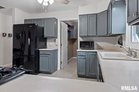 1324 Community Dr, Springfield, IL 62703 photo 13