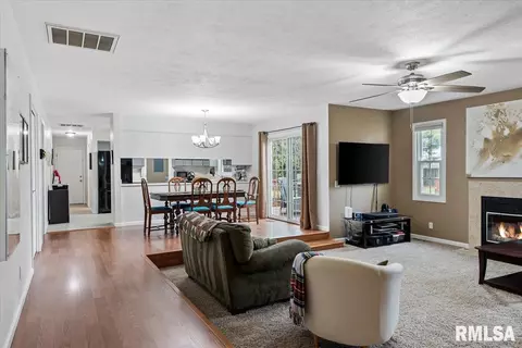 1324 Community Dr, Springfield, IL 62703 photo 8