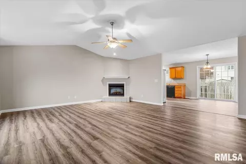 Living - 109 Argenta Dr, Springfield, IL 62703 photo 1 of 3