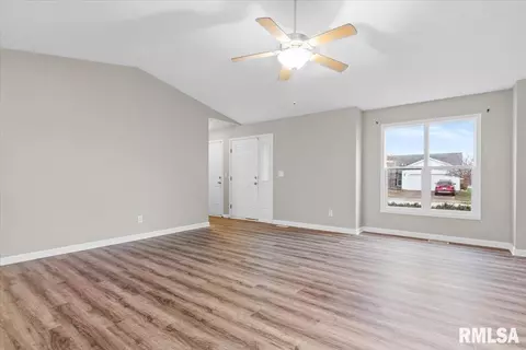 Living - 109 Argenta Dr, Springfield, IL 62703 photo 2 of 3