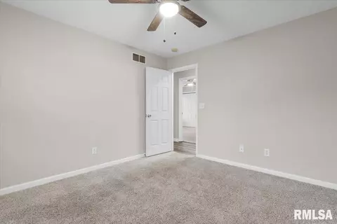 Bedroom - 109 Argenta Dr, Springfield, IL 62703 photo 6 of 7