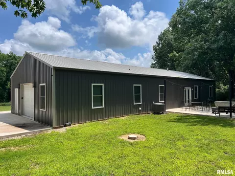 Exterior - 16 550 N Avenue Ave, Timewell, IL 62375 photo 2 of 5