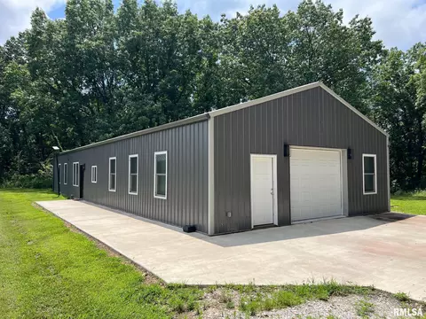 Exterior - 16 550 N Avenue Ave, Timewell, IL 62375 photo 1 of 5