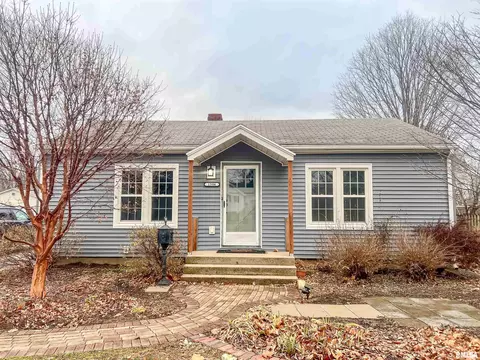 1506 S Clay St, Jacksonville, IL 62650