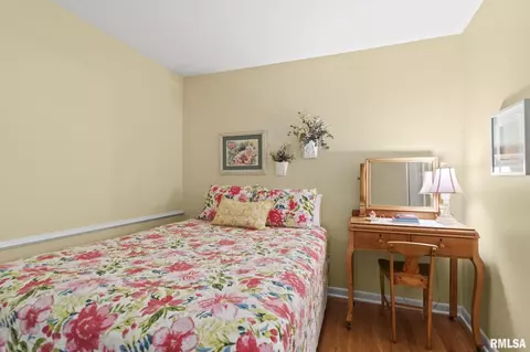 Bedroom - 2201 Lindsay Rd, Springfield, IL 62704 photo 6 of 9