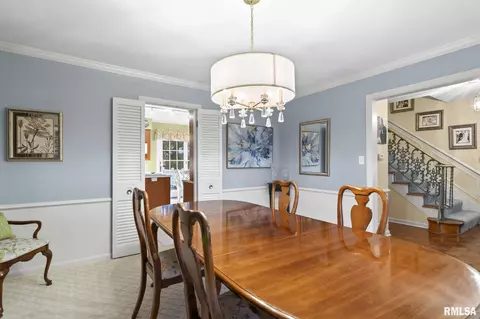 Dining - 2201 Lindsay Rd, Springfield, IL 62704 photo 2 of 3