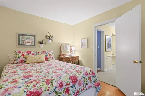 Bedroom - 2201 Lindsay Rd, Springfield, IL 62704 photo 7 of 9