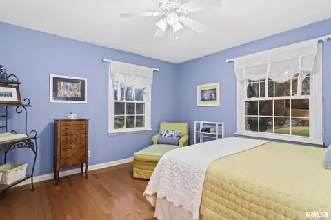 Bedroom - 2201 Lindsay Rd, Springfield, IL 62704 photo 8 of 9
