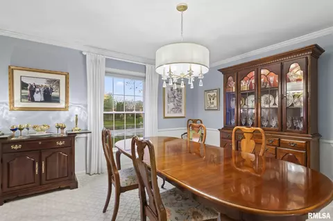 Dining - 2201 Lindsay Rd, Springfield, IL 62704 photo 1 of 3