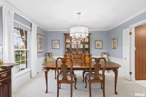 Dining - 2201 Lindsay Rd, Springfield, IL 62704 photo 3 of 3
