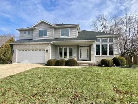 336 Winter Park Dr, Chatham, IL 62629