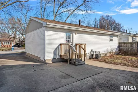 Exterior - 2436 E Griffiths Ave, Springfield, IL 62702 photo 3 of 8