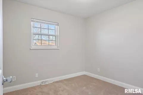 Bedroom - 2436 E Griffiths Ave, Springfield, IL 62702 photo 3 of 8
