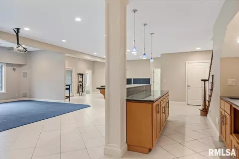 Entry Way - 6201 Abercromby Dr, Springfield, IL 62711 photo 7 of 8