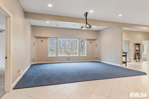 Living - 6201 Abercromby Dr, Springfield, IL 62711 photo 9 of 9