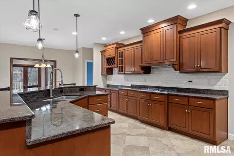 Kitchen - 6201 Abercromby Dr, Springfield, IL 62711 photo 6 of 6
