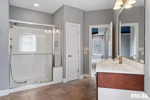 Bath - 6201 Abercromby Dr, Springfield, IL 62711 photo 3 of 6