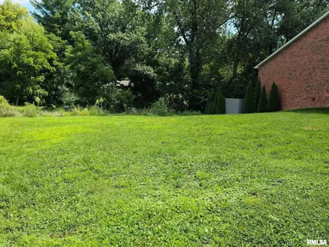 2306 Chatham Rd, Springfield, IL 62704 photo 3