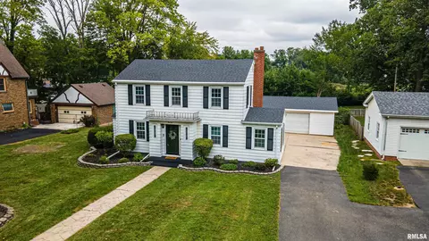 110 Lincoln Ave, Lincoln, IL 62656