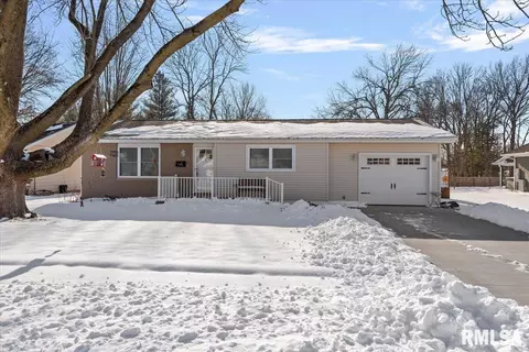 708 Virginia Ave, Taylorville, IL 62568