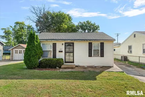 2936 Hoover St, Springfield, IL 62703