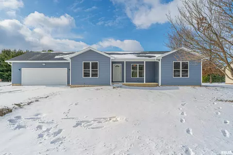 815 Bryan Ave, Lincoln, IL 62656