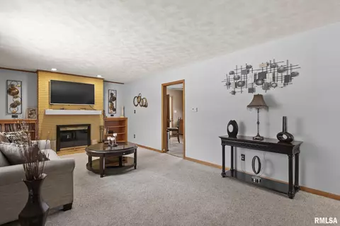 929 Westview Dr, Springfield, IL 62704 photo 7
