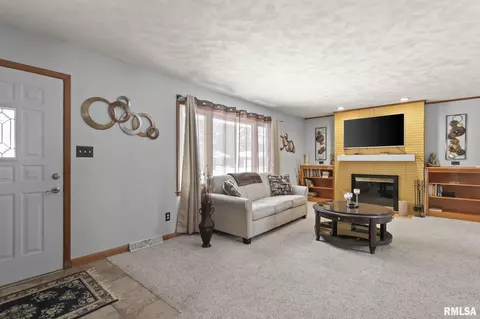 929 Westview Dr, Springfield, IL 62704 photo 5