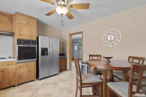 929 Westview Dr, Springfield, IL 62704 photo 10