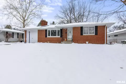 929 Westview Dr, Springfield, IL 62704 photo 2