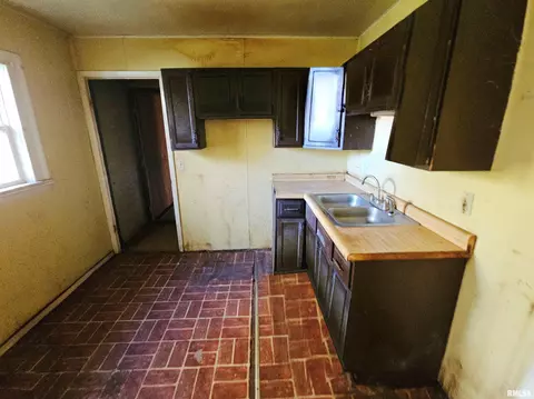 Entry Way - 1601 E Brown St, Springfield, IL 62703 photo 1 of 1