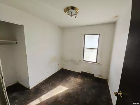 Bedroom - 1601 E Brown St, Springfield, IL 62703 photo 2 of 6