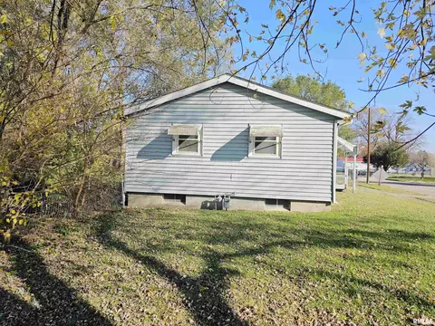Exterior - 1601 E Brown St, Springfield, IL 62703 photo 2 of 2