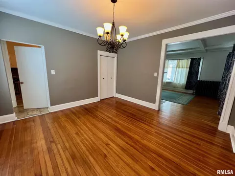 715 N 5th St, Springfield, IL 62702 photo 9