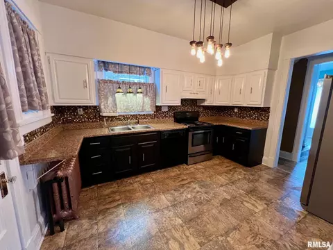 715 N 5th St, Springfield, IL 62702 photo 12