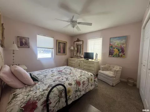 Bedroom - 100 Lakebrook Ct, Springfield, IL 62702 photo 2 of 2