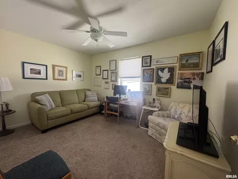 Living - 100 Lakebrook Ct, Springfield, IL 62702 photo 1 of 1