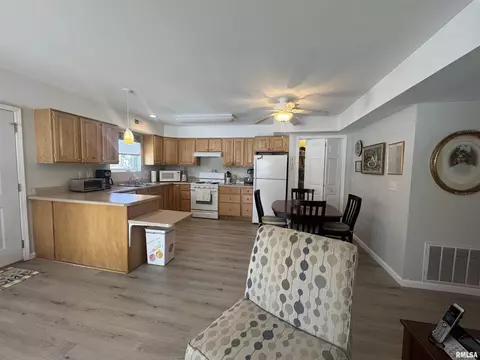 Kitchen - 100 Lakebrook Ct, Springfield, IL 62702 photo 1 of 1