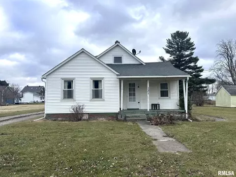 131 S Carr St, Wataga, IL 61488