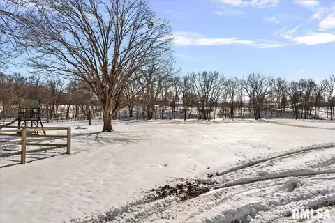 Exterior - 4606 Spaulding Orchard Rd, Springfield, IL 62711 photo 2 of 9