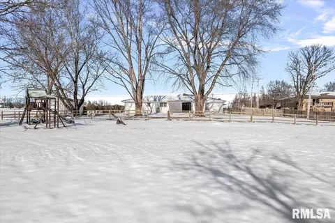 Exterior - 4606 Spaulding Orchard Rd, Springfield, IL 62711 photo 8 of 9