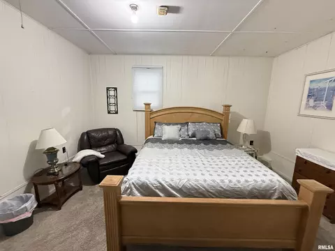Bedroom - 2530 Burton Dr, Springfield, IL 62703 photo 8 of 9
