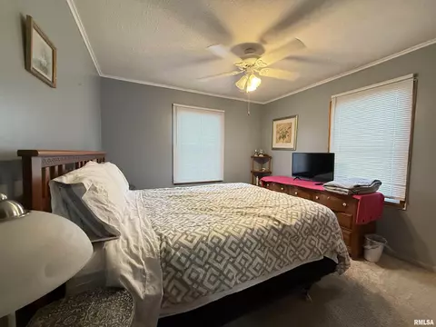 Bedroom - 2530 Burton Dr, Springfield, IL 62703 photo 1 of 9