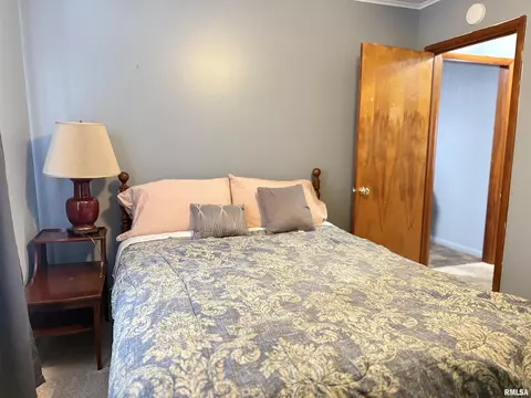 Bedroom - 2530 Burton Dr, Springfield, IL 62703 photo 7 of 9