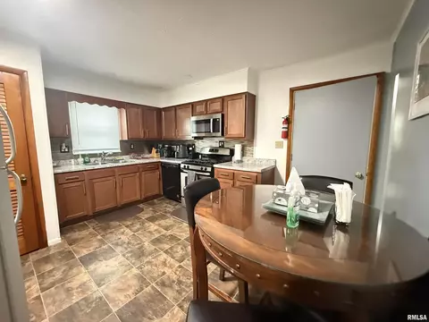 Kitchen - 2530 Burton Dr, Springfield, IL 62703 photo 4 of 4