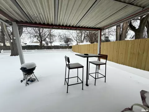 Exterior - 2530 Burton Dr, Springfield, IL 62703 photo 2 of 2