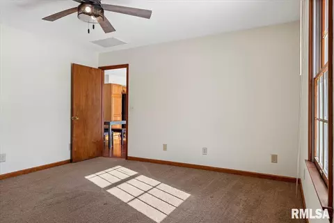 Bedroom - 124 Como Ln, Springfield, IL 62703 photo 2 of 6
