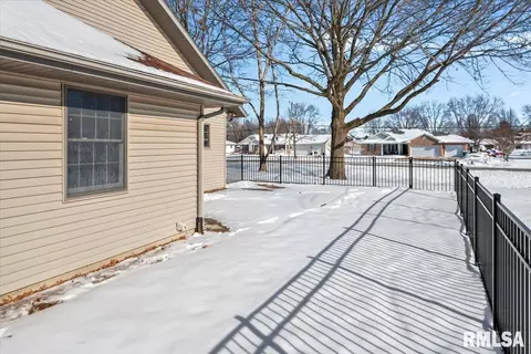 Exterior - 124 Como Ln, Springfield, IL 62703 photo 5 of 5