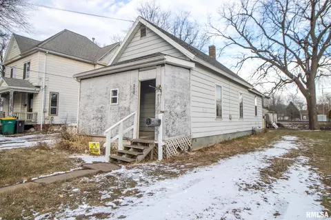 863 S Academy St, Galesburg, IL 61401