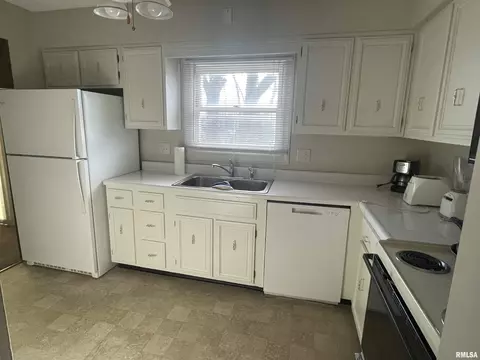 2061 W Monroe St, Springfield, IL 62704 photo 2
